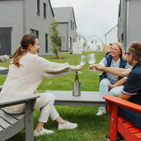 Neu Rügen Resørt Großzügige, Gemütliche Doppelhaushälfte Hanna Mit Terrasse Сasa de vacaciones